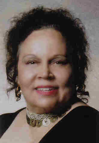 Suzanne Brooks - jazz vocalist, head shot